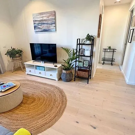 Industrial Yet Modern, 1Bd 1Bth Apt - Woden Phillip Exterior photo