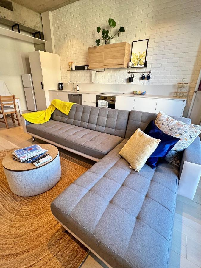 Apartment Industrial Yet Modern, 1bd 1bth - Woden
