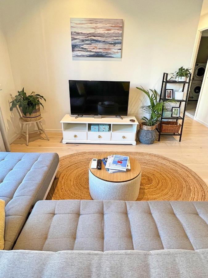 Industrial Yet Modern, 1bd 1bth - Woden Apartment *