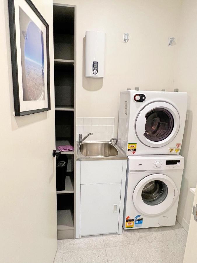 Industrial Yet Modern, 1bd 1bth - Woden Apartment *