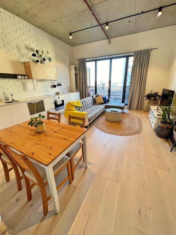 Apartment Industrial Yet Modern, 1bd 1bth - Woden