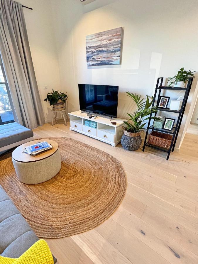 Apartment Industrial Yet Modern, 1bd 1bth - Woden *