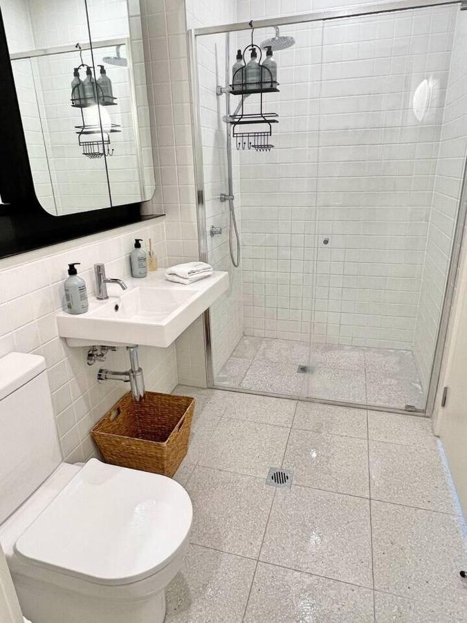 Industrial Yet Modern, 1bd 1bth - Woden Apartment